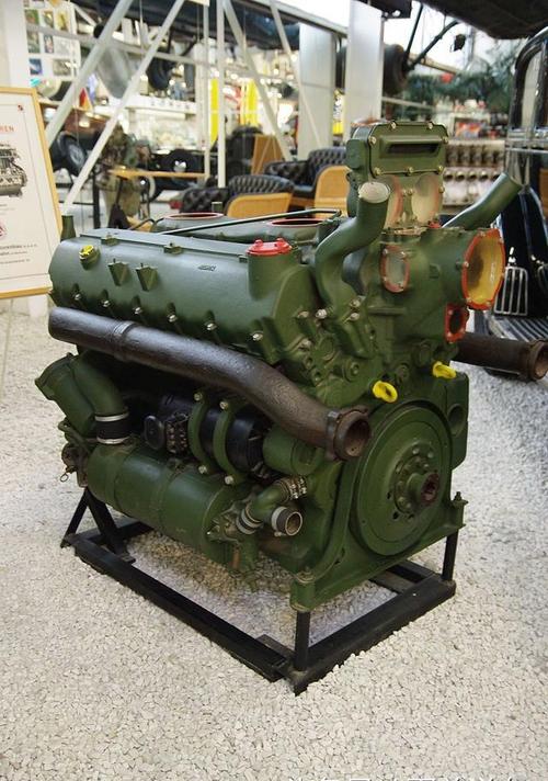 谈谈虎式坦克上的迈巴赫引擎