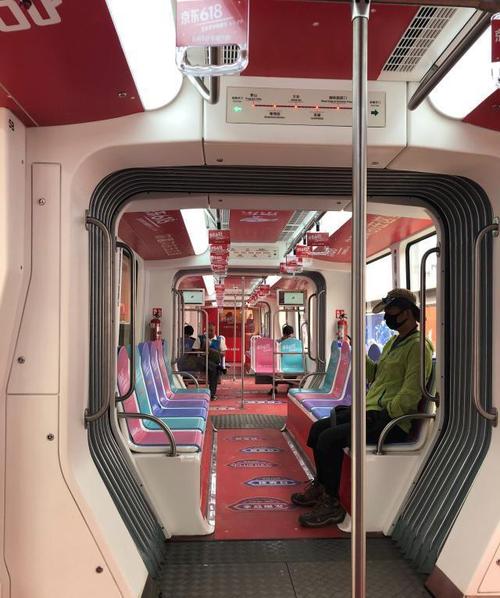 论北京地铁西郊线的成功:不仅是先进公共交通,本身也是网红风景