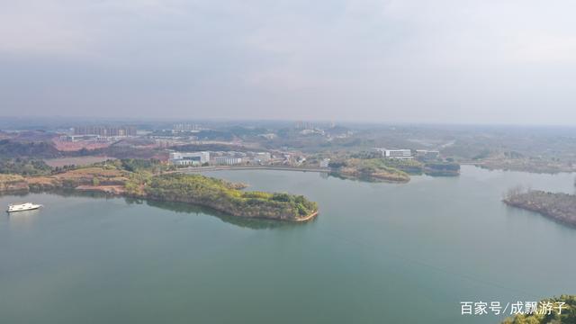 成都市简阳市 简阳龙泉湖风景区 俯瞰龙泉湖风景区