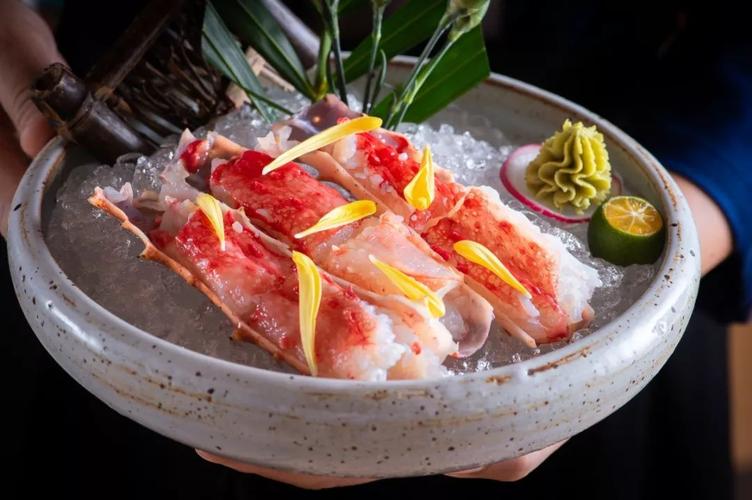 藏在上海第1高楼里的"樱花日料店",整桌帝王蟹只要5折