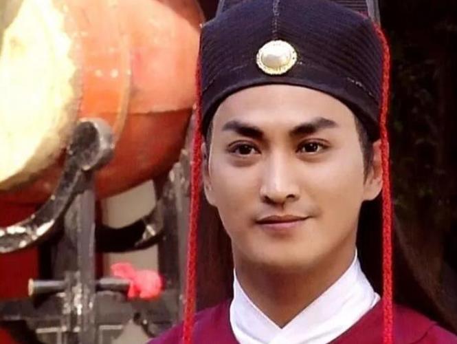 何家劲个人资料61岁何家劲为初恋守身不婚