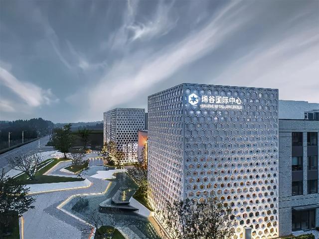 济南烯谷国际中心获2021柏林设计奖金奖,设计灵感源自