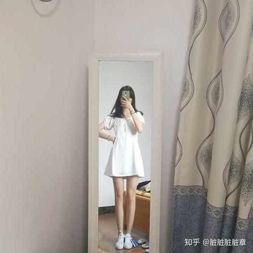 感觉不一定要瘦 腿直和细才是最主要的吧 超喜欢健身的小姐姐那种有