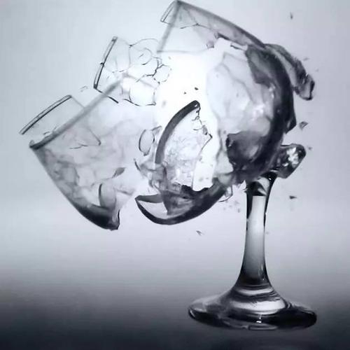 杯子摔碎了,看看还能赔多少钱? 杯子摔碎了,看看还能赔多少钱?