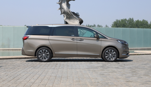 上汽通用别克 别克gl8 2020款 es陆尊 653t 旗舰型