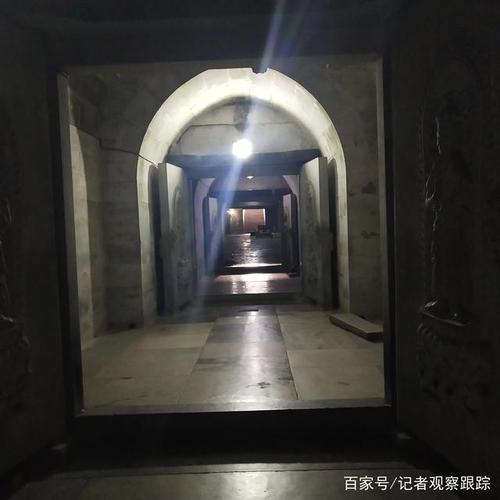 清西陵建于1730年---1915年,埋葬着雍正,嘉庆,道光,光绪四位皇帝及其