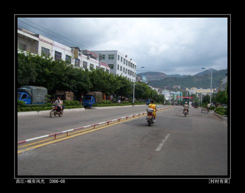 需从岭头镇乘车到东方(八所),在八所镇再转乘到昌江(石碌)的班车(八所