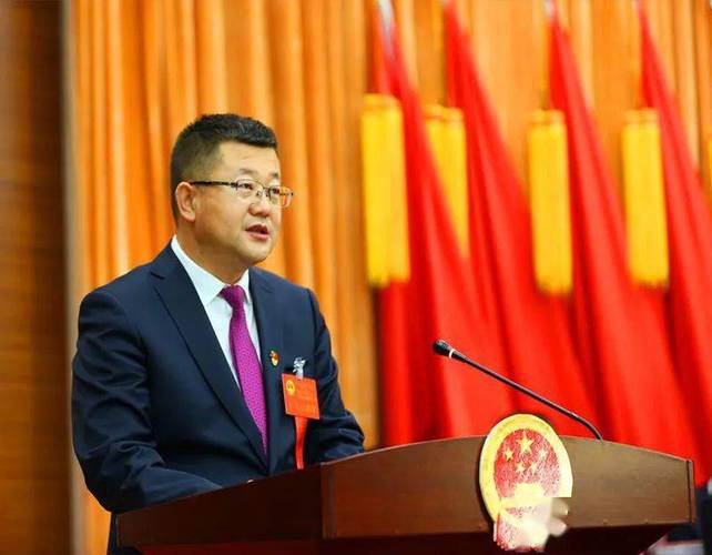 程重重当选呼和浩特市赛罕区人民政府区长