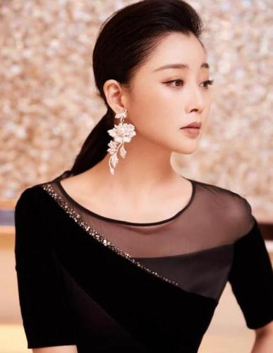 2009年,殷桃主演尤小刚导演的电视剧《杨贵妃秘史》中的主角杨贵妃被