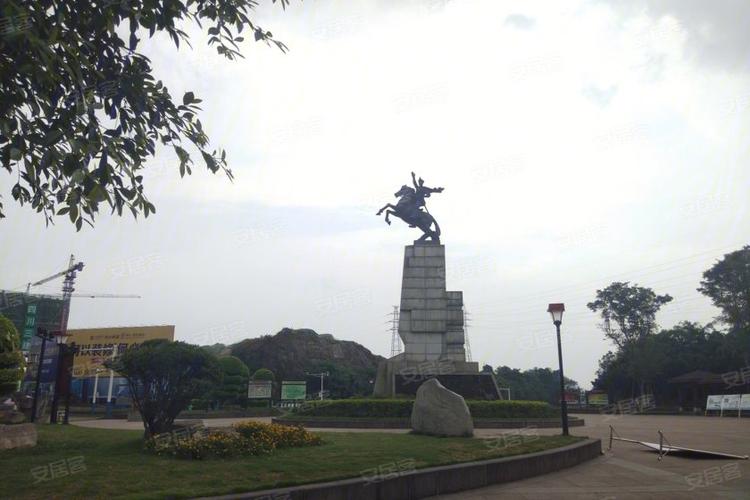 在休闲娱乐方面,整个项目被大治公园,护国公园,五顶山公园,麒麟广场