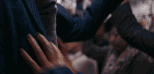 但这样一个看上去邋遢猥琐的男人,却是整部电影里 最爱十和子的人.