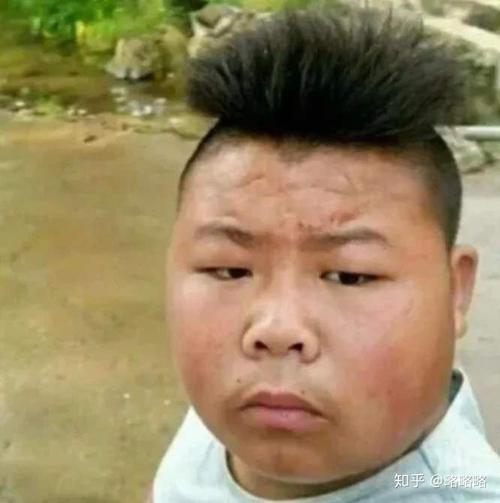 有没有长得丑的男生照片分享一下.我想知道什么样算