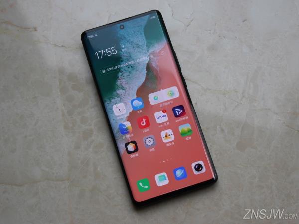 蓝绿厂旗舰vivox70pro和oppofindx3哪个更香不如来看看对比