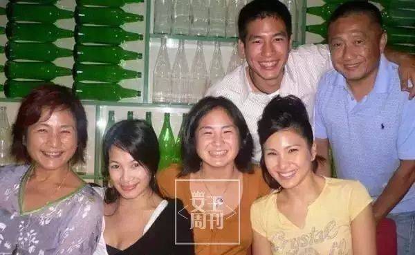 后来郑佩佩终于觉悟,于是,她主动提出离婚,而老公原文通竟然毫无犹豫