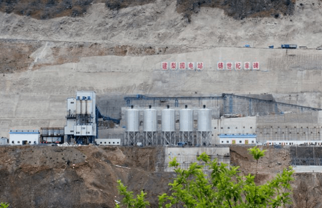 梨园水电站左岸混凝土生产系统胜利投产