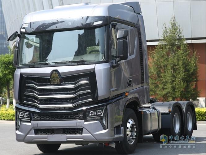 重汽豪沃max牵引车