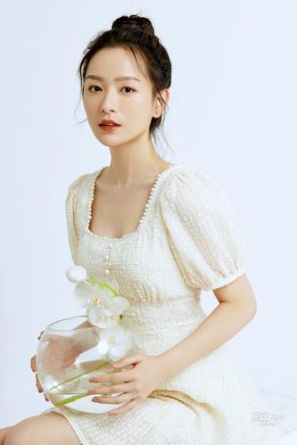「消息」《青青子衿》横店杀青,苏梦迪初涉荧屏灵动