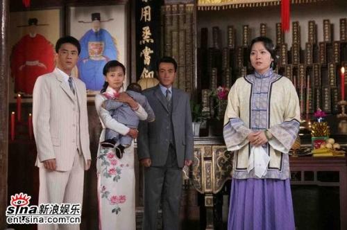 成龙》终于演完了,因为是从第一集看的,而且又是狸猫换太子的老套剧情