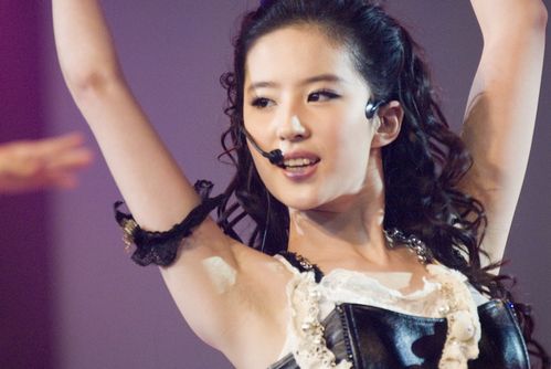 刘亦菲cctv3 三亚国际广告节表演心悸