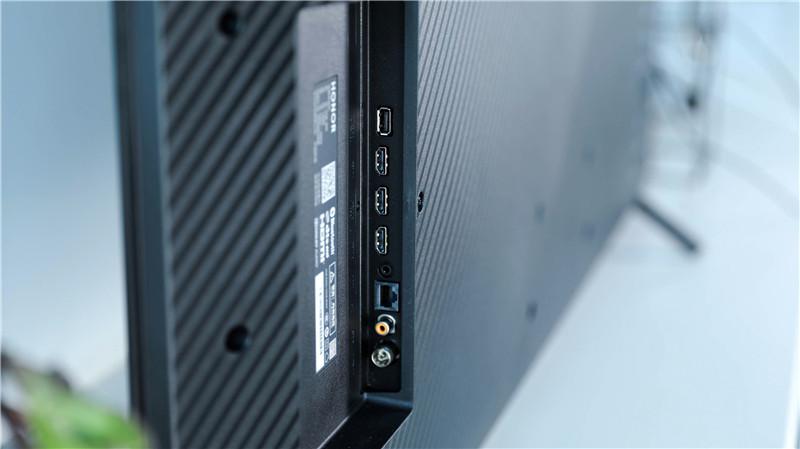 接口,荣耀智慧屏x1配置的接口还是挺丰富的,从上到下依次为usb3.