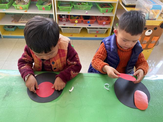 蓝村古城幼儿园——中班手工制作《牛年大吉》