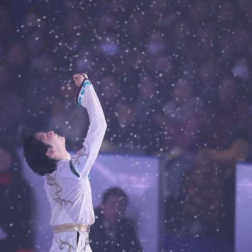 羽生结弦用樱花绽放式的决绝,一次次傲然屹立在国际赛场.