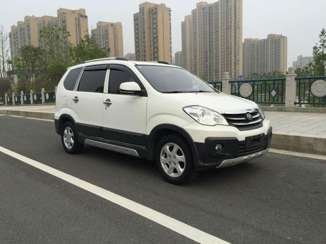 【宁波】2013年10月 一汽 森雅 1.5 7座 cx 白色 手动挡