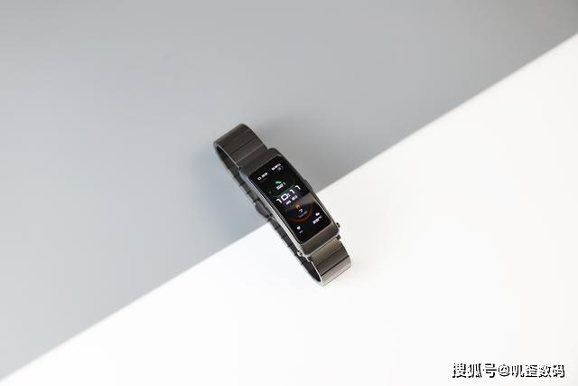 华为手环b6测评:智妙手环的另一面,是蓝牙耳机