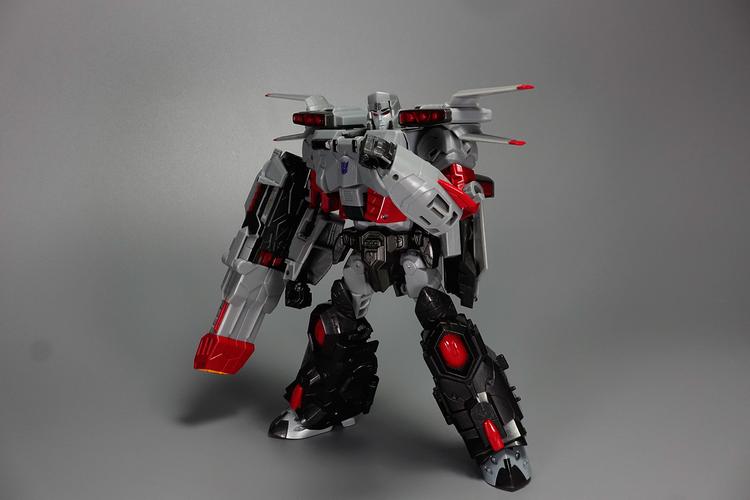 小改模让原设计大翻身,变形金刚世代精选超级威震天