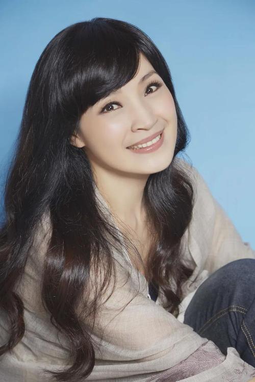 54岁方季惟扮嫩与潘美辰周子寒有过一段恩怨故事
