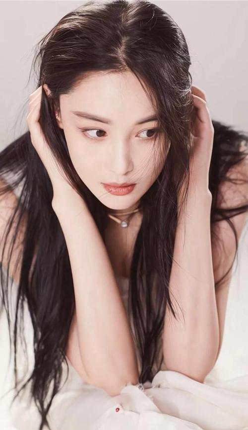 张馨予写真系列身材与美貌结合惊艳十足