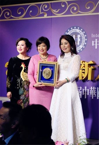 罗丽芬总裁南华大学精彩演讲营盈赢的创业与创新经营经验