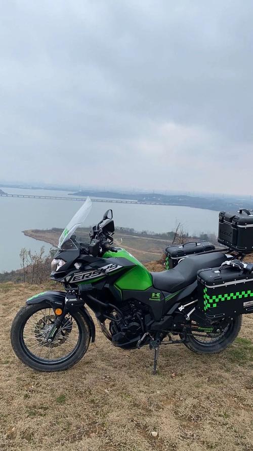 转让湖北武汉18年12月份川崎x300大贸摩托车