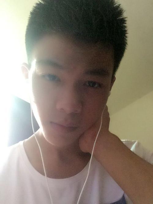 男生自拍照的帅气摆法第1页