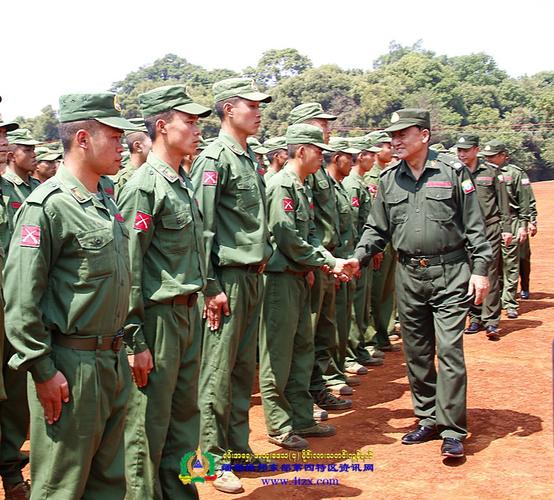掸邦东部同盟军副总司令罗长保率队 到色勒驻军出席表彰大会并看望