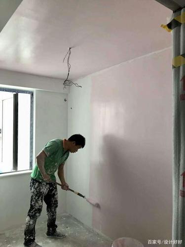 从施工效果上,乳胶漆比刮大白略好一些,平整度上更细致,细看墙面质地