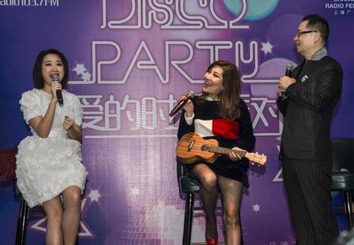 张蔷助阵loveradio派对 称"小鲜肉"长相没特点