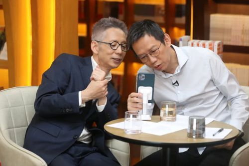 吴晓波对谈蒋昌建,秦朔:中年人在迎合少年吗?