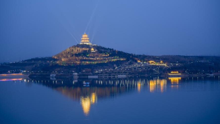 文昌湖夜景实拍图 来自淄博文昌湖省级旅游区官网