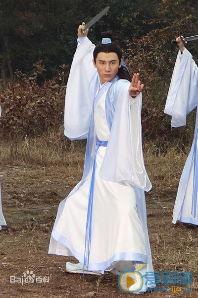 丁一个人资料