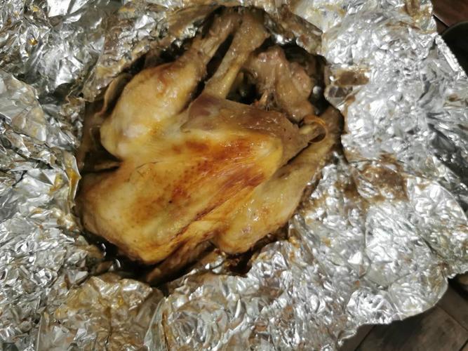 荔枝木土窑烤鸡 味道一绝!