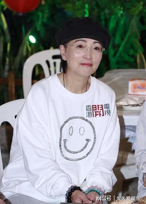 苑琼丹石榴姐爆料因为刘德华我被人追到国外