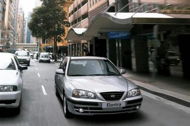 年北京现代引入第三代elantra(配置|询价)车型,并将其音译为"伊兰特"