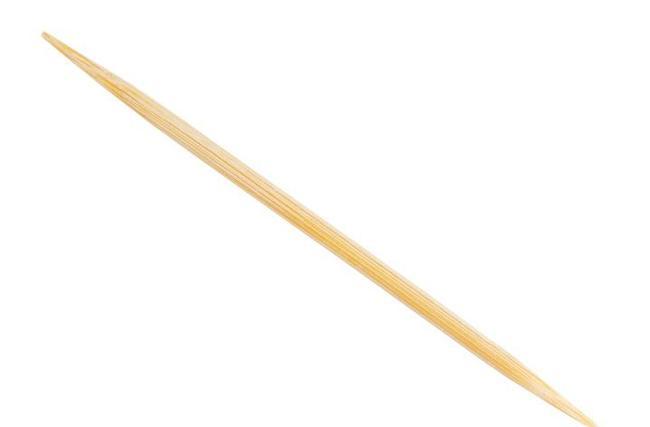 因为胃分泌的消化液对竹签或木签基本没有作用,所以在消化过程中