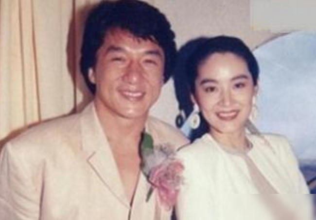 看到不老女神林青霞你就这气场了,成龙唯一不敢动的女星就是林青霞