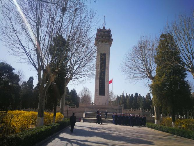 清明节前参观冀东烈士陵园