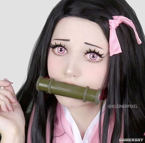 美妆博主cos神还原化妆技突破次元壁