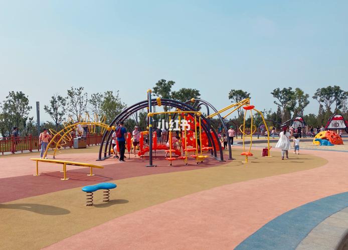 晋阳湖儿童游乐场