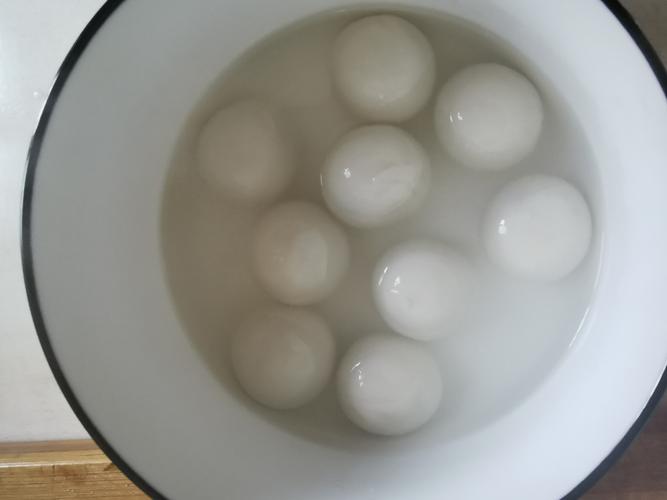 这是我煮的全部汤圆,嗯,闻起来真香.