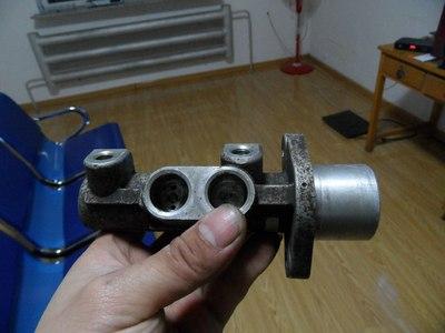 刹车总泵解剖图